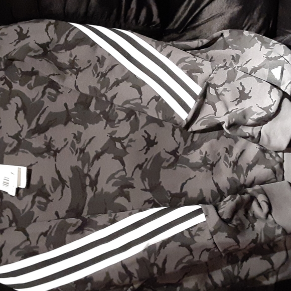 Adidas camouflage style sweatshirt - Picture 2 of 5